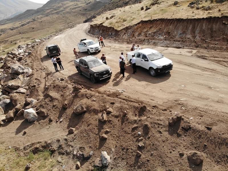Iğdır İl Özel İdaresi Köylerde Yol ve Altyapı Çalışmalarını Sürdürüyor