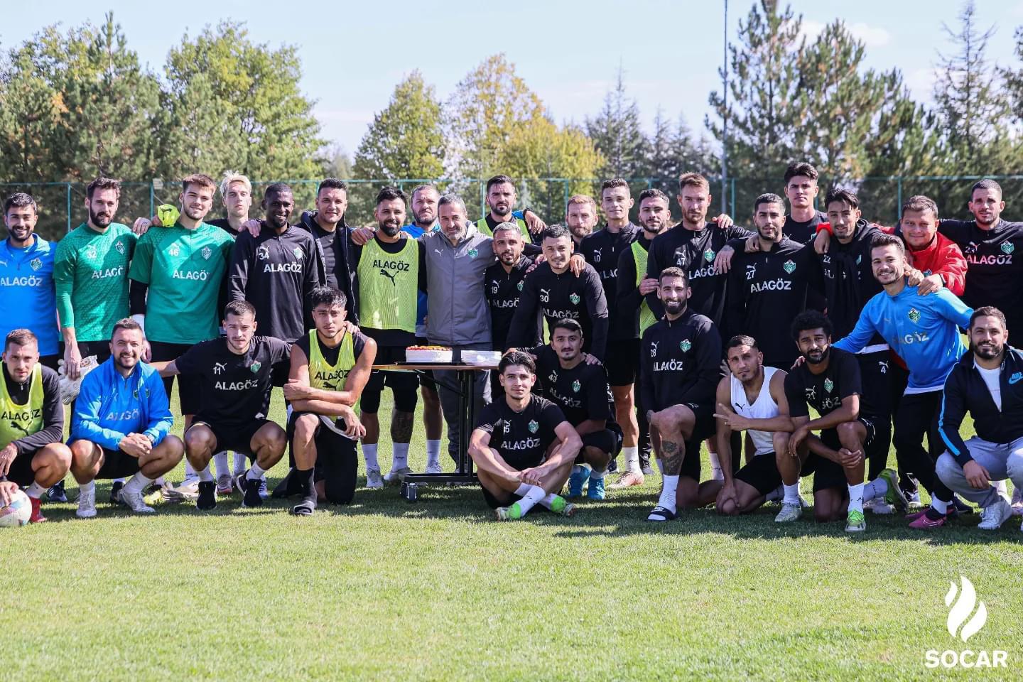 Alagöz Holding Iğdır FK’da Yalçın Koşukavak’a Doğum Günü Kutlaması