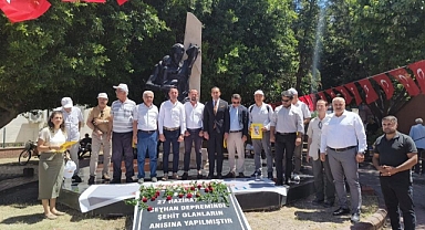 Ceyhan Belediyesi, 1998 depreminde hayatını kaybedenleri andı