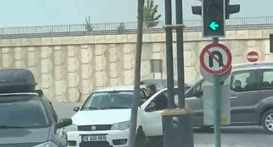 İki grubun kavgası mahalleyi savaş alanına çevirdi
