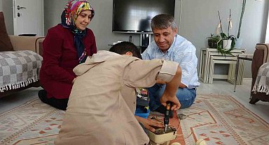 Koruyucu Ulusan ailesi yüzde elli engelli çocuğu 8 yıldır sevgi ile büyütüyor