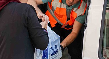 Kuşadası Belediyesi'nden çocuklara 143 bin 100 litre süt desteği
