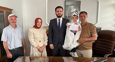 Sünnet düğününde takılan hediyeleri Filistin’e bağışladılar