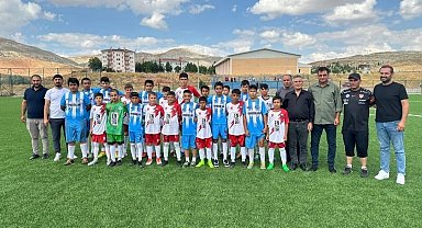 Yeşil sahada Akkışla-Palas dostluğu