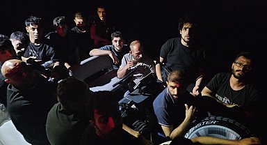 Ayvacık açıklarında 19 kaçak göçmen ile 1 göçmen kaçakçısı şüphelisi yakalandı