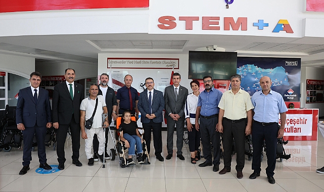 Bahçeşehir Koleji'nden Engellilere Destek