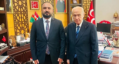 Başkan Ateş'ten Bahçeli’ye Anlamlı Hediye: Ermeni Soykırım Anıtı Biblosu