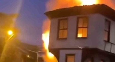 Bursa'da geceyi aydınlatan yangın
