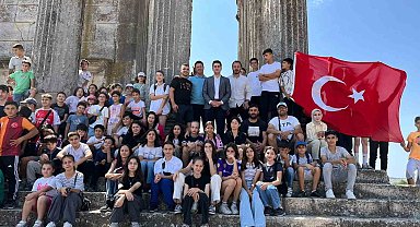 Çavdarhisar'da başarılı öğrencilere Aizanoi Antik Kenti gezisi