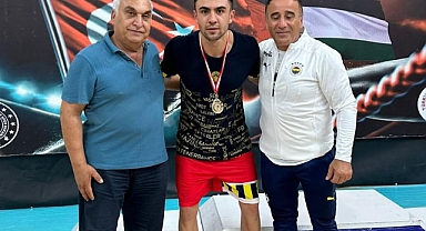 Cem Kaya U22 Türkiye Boks Şampiyonu Oldu