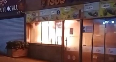 Dönerci dükkanı alev alev yandı, bina sakinleri panik dolu anlar yaşadı