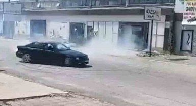 Drift attı, trafiği böyle tehlikeye düşürdü