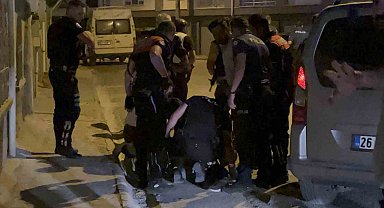 Eskişehir'de olaylı gece: Polisle silahlı çatışmaya giren şahıs yakalandı