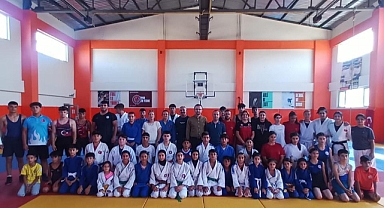 Geleceğin Judoka ve Güreşçileri Antrenmanlarına Devam Ediyor