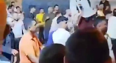 Halay başı olma kavgasında sandalyeler havada uçuştu