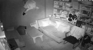Havalandırma camından girerek 22 telefon çaldı