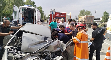 Iğdır'da Trafik Kazası: 2 Kişi Ağır Yaralandı