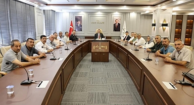 Iğdır Valisi Ercan Turan, Mahalle Muhtarlarının Sorunlarını Dinledi
