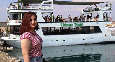 İranlıların Van Gölü ortasında köpük keyfi