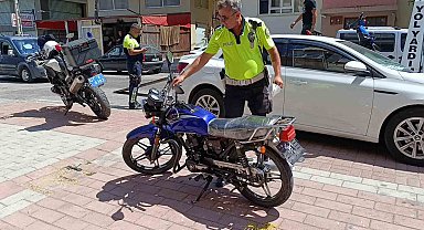 Kaybettiği plakasını başka motorda buldu