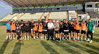 Müdür Vekili Bayat'tan Iğdır FK'lı Futbolculara Anlamlı Ziyaret