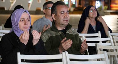 Saatler 03.02'de eller semaya açıldı