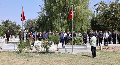 Vali Ercan Turan, 30 Ağustos Zafer Bayramı'nda Şehitlerimizi Andı