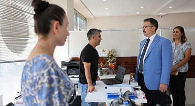 Vali Turan, Sosyal Yardımlaşma ve Dayanışma Vakfını Ziyaret Etti