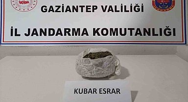 Yolcu otobüsündeki valizde 1,5 kilo esrar ele geçirildi