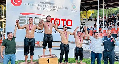 Yunusemreli pehlivanlardan iki gümüş madalya