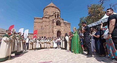 Akdamar Adası'ndaki 12'nci Ermeni ayini sona erdi