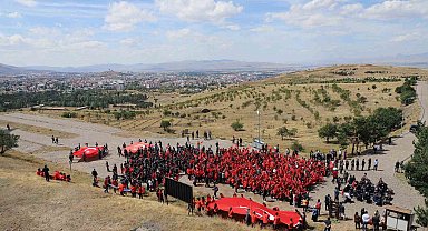 "Aşk-ı Vatan" ile okulla tanıştılar
