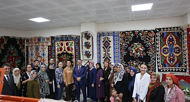 Bir Kilim 6 Ayda Dokunuyor