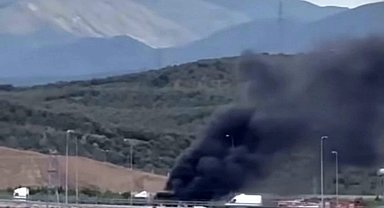 Bursa'da tır alevlere teslim oldu