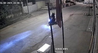 Çalıştıkları mobilyacıya silahlı saldırı düzenleyerek 5 milyon TL haraç istediler