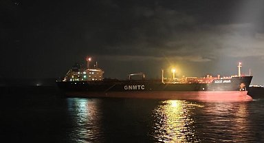 Çanakkale Boğazı'ndan geçen tanker makine arızası yaptı