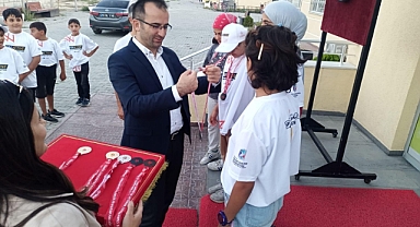 Dart Şampiyonları Madalyalarına Kavuştu