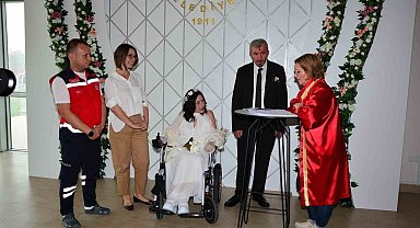 Engelli çift gerçek aşkı orada buldu: Onlar için unutulmaz bir düğün yapıldı