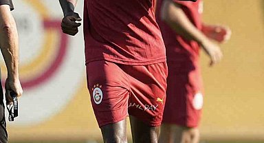 Galatasaray'da Victor Osimhen ilk antrenmanına çıktı