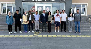 Gülümseyin geliyoruz ekibi deprem bölgesi yollarında
