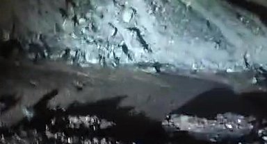 Hatay'da heyelan nedeniyle yayla yolu ulaşıma kapandı