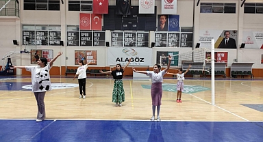 Iğdır'da GSB Spor Okulları Kapsamında Halk Oyunları Kursları Devam Ediyor