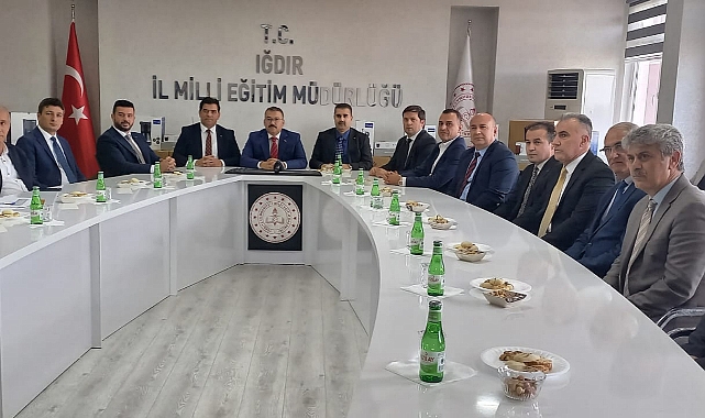 Iğdır Vakfından Iğdır Okullarına Çay Kahve Seti