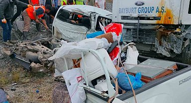 İspir'de feci kaza: 2 ölü, 2 yaralı