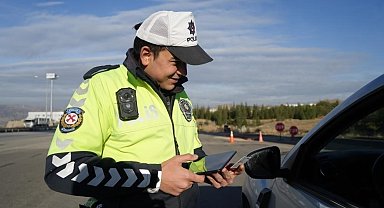 Kırıkkale'de 3 bin 826 kişinin GBT'si sorgulandı, 7 aranan şahıs yakalandı