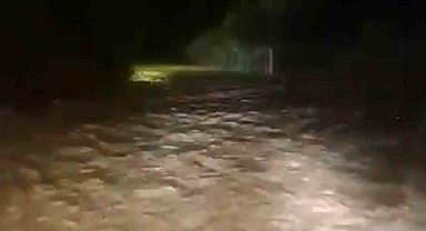 Kırıkkale'de sel felaketi: Köy yolu adeta ırmağa döndü