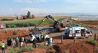 Mardin'de kanala düşen otomobilde 3 kişi hayatını kaybetti