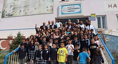 Oltu'da öğrencilere kırtasiye desteği