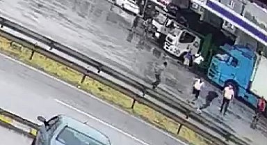 Sınır kapısında tır şoförleri arasında çıkan kavga kamerada