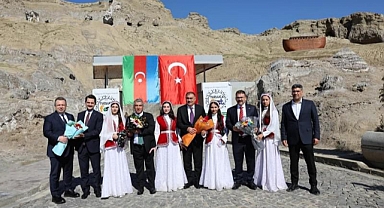 SOCAR Heyeti Tuzluca Tuz Mağaralarını Ziyaret Etti